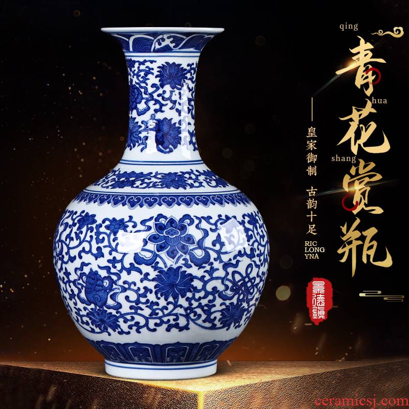 Jingdezhen ceramics antique flower arranging Chinese style household adornment blue and white porcelain vase is placed in the sitting room porch handicraft