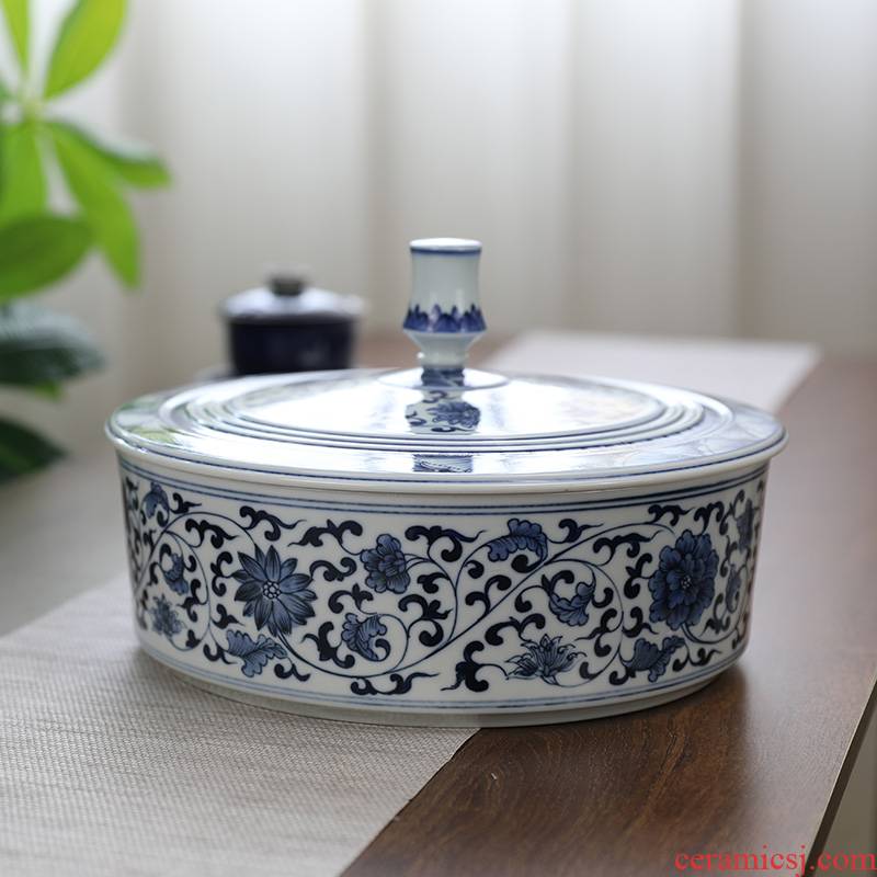 Simple hand - made storage of blue and white porcelain ceramic pot home furnishing articles puer tea box of restoring ancient ways of jingdezhen porcelain arts and crafts