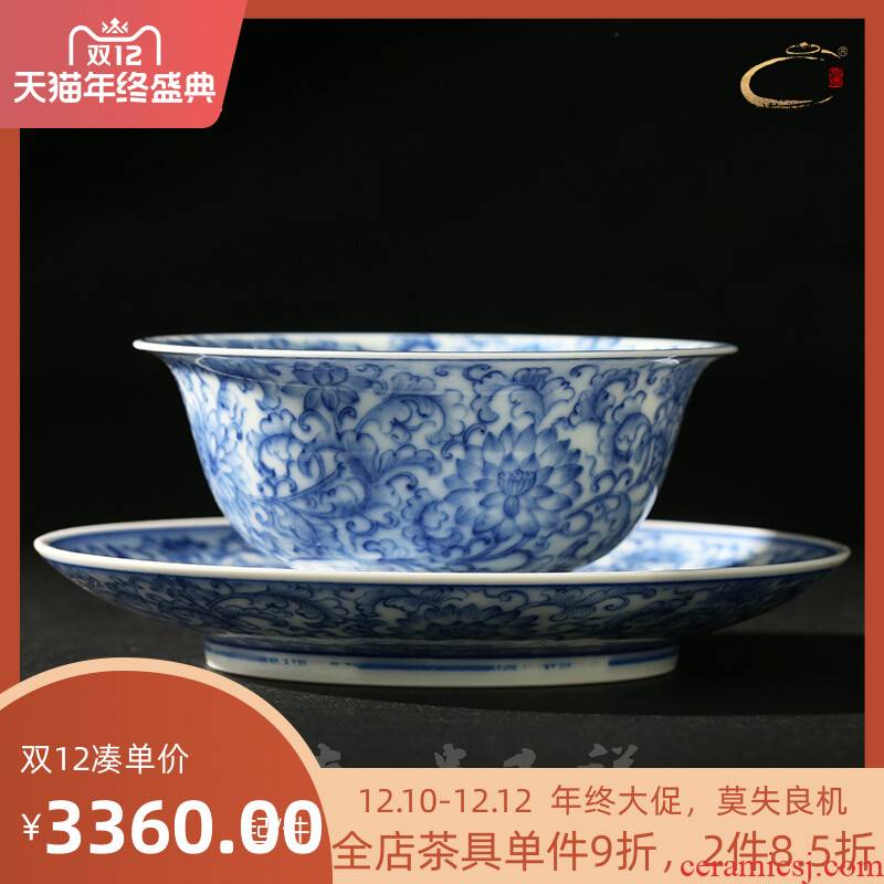 Kung fu tea cups and auspicious ceramics pure manual master cup single cup of jingdezhen blue and white color full lotus cup group