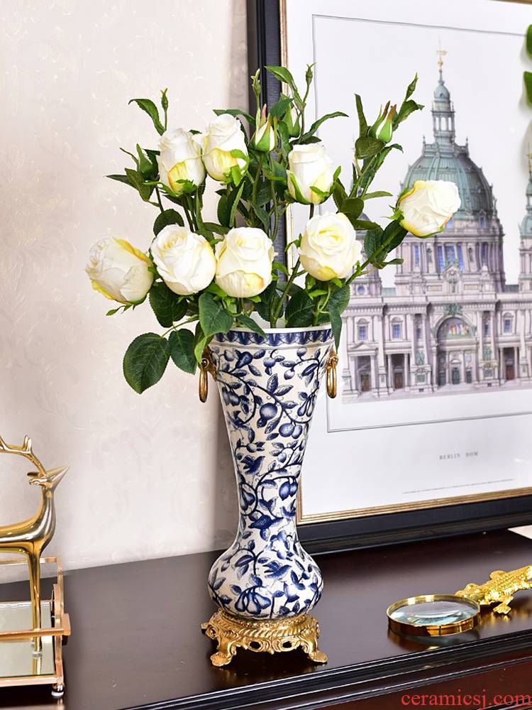 New Chinese style restoring ancient ways furnishing articles household adornment blue and white porcelain ceramic vase with copper sitting room porch dry flower arranging flowers