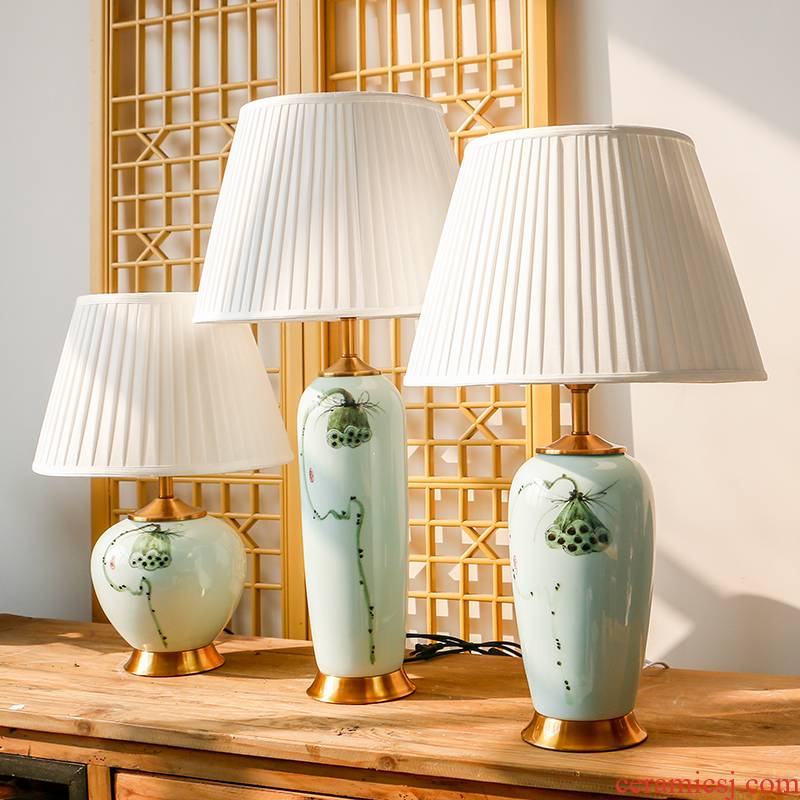 New Chinese style shadow blue lotus ceramic desk lamp hand - made Chinese wind restoring ancient ways home warm sitting room place of bedroom the head of a bed
