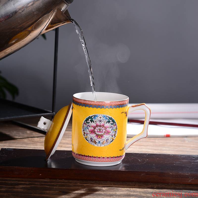 Ceramic cups of jingdezhen Ceramic colored enamel tea cup with lid cup ipads porcelain cup meeting office cup cup