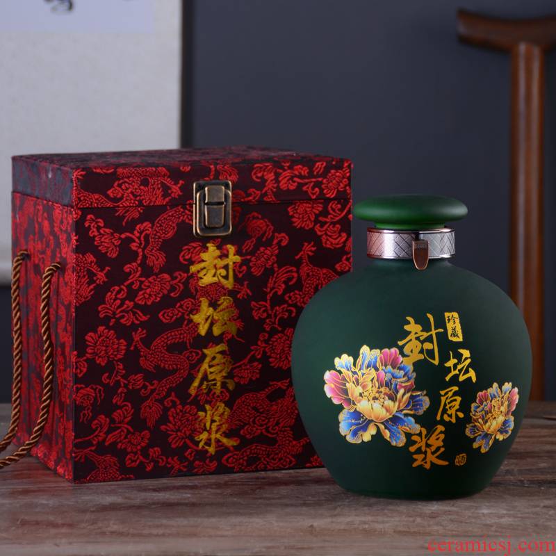 Jingdezhen creative bottles household ceramics hip flask 2 jins of 10 jins to mercifully jar jar sealing liquor gift boxes