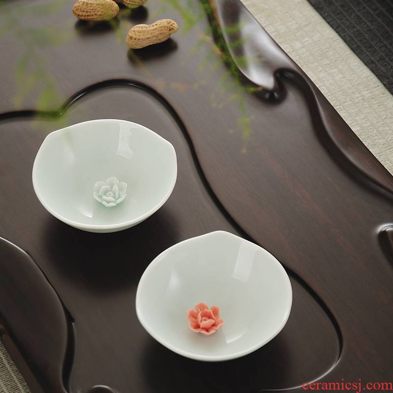 Celadon lotus tea master cup of jingdezhen porcelain petals cup sample tea cup creative cup tea cup fish by hand