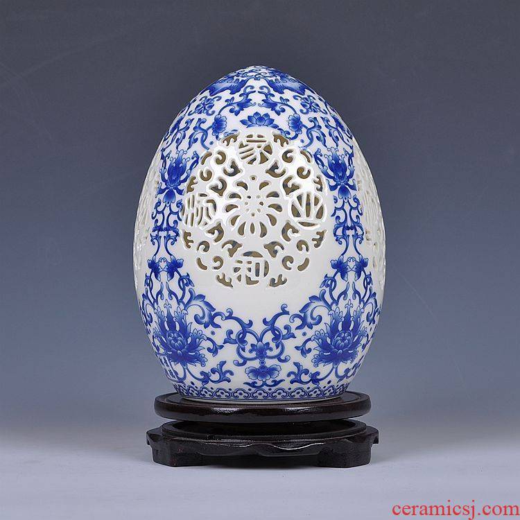 Jingdezhen ceramic vase hollow out sitting room with a silver spoon in its ehrs expressions using dense eggs home decoration antique crafts modern jewelry furnishing articles