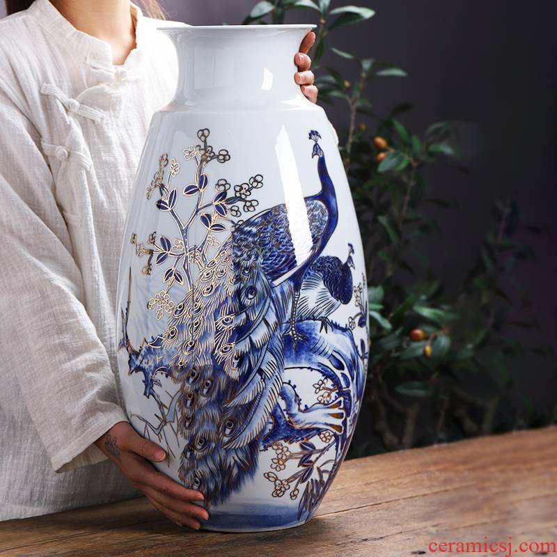 Hand the see colour of blue and white porcelain of jingdezhen ceramics vase peacock landing large new Chinese style household act the role ofing is tasted furnishing articles