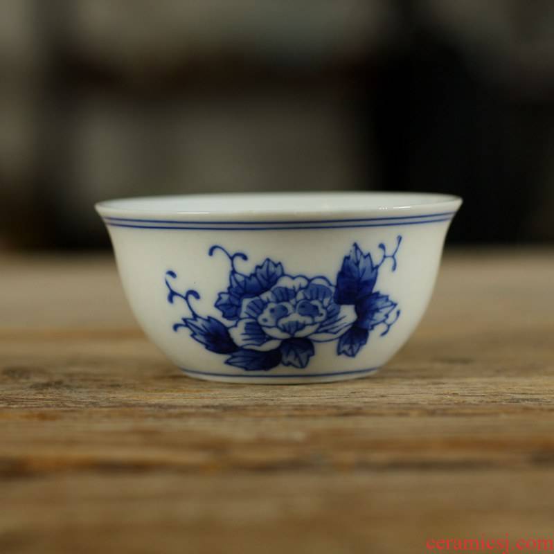 Hand made blue and white porcelain ceramic cups porcelain sample tea cup 80 s old goods chaozhou tea cups, thin blue color