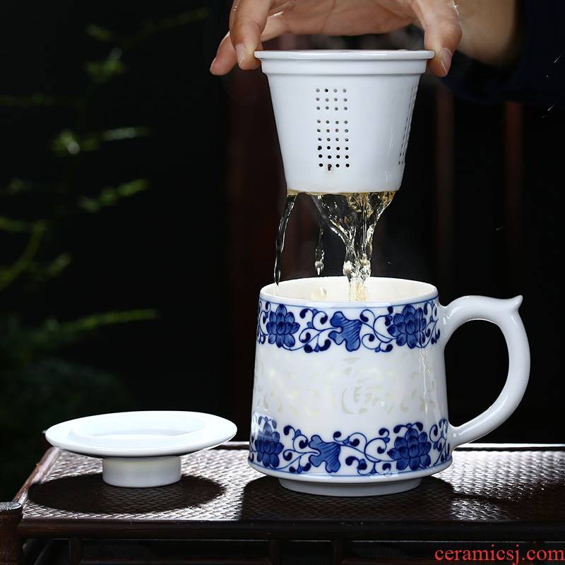 Jingdezhen ceramic hand - made porcelain and exquisite tea cup with lid tank filter cup home office conference room