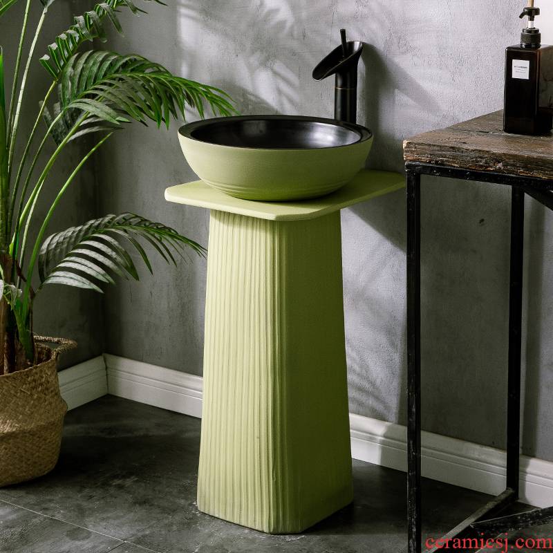 Pillar type lavatory is suing floor integrated move ceramic wash basin balcony garden bathroom sink
