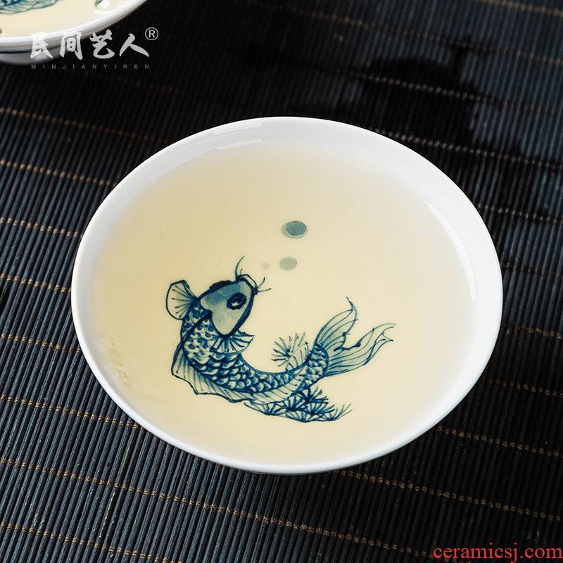 Blue and white porcelain painting small carp cups cups hat cup painting under the glaze color kung fu tea sample tea cup