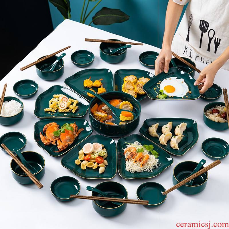 Web celebrity combination with suit platter round table is provided for a holiday home dish reunion creative ceramic plate of Chinese New Year