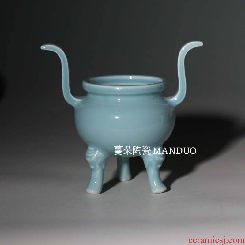 Elegant porcelain incense buner occupy the high - end home small censer fine porcelain present pure color incense buner