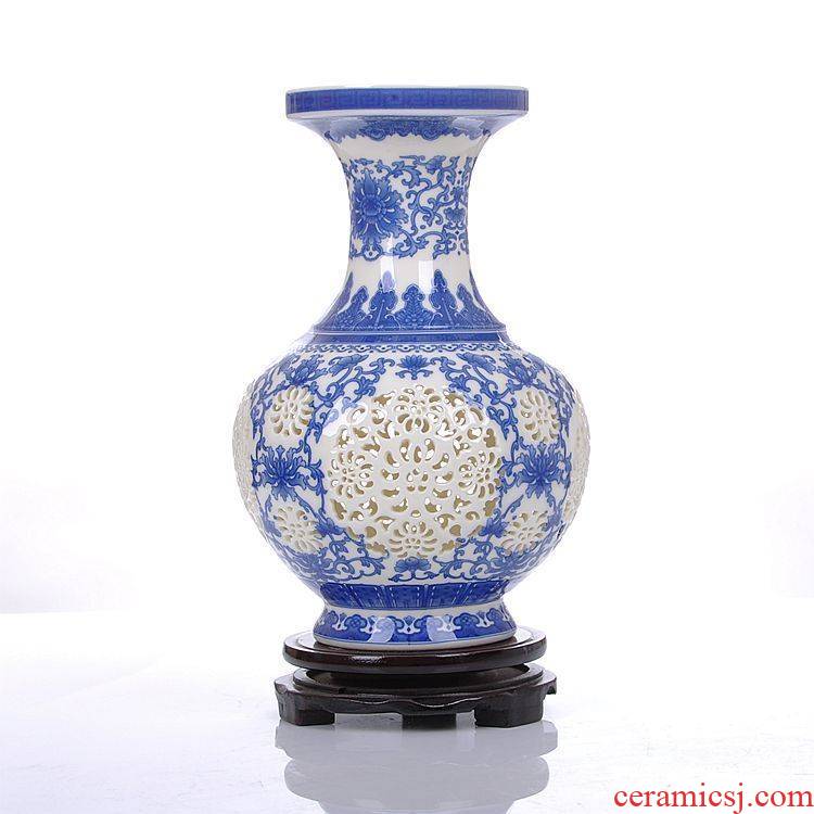 Jingdezhen ceramics ivory and exquisite hollow out of the blue and white porcelain vase classical modern household act the role ofing is tasted furnishing articles in the living room