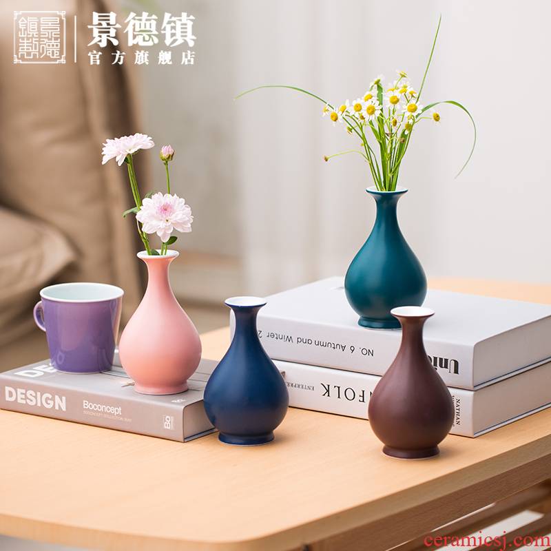Jingdezhen flagship store ceramic Nordic contracted wind vase sitting room office desktop flower arrangement bedroom small place