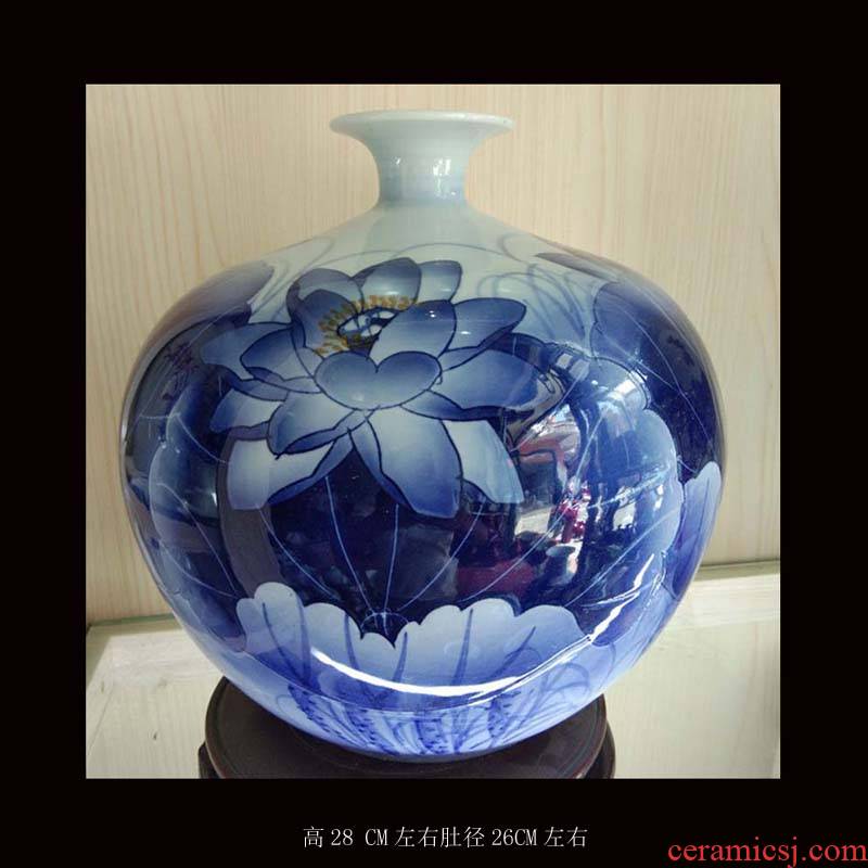 Jingdezhen porcelain hand - made lotus flower vase fashionable sitting room elegant crafts ceramics display cabinet