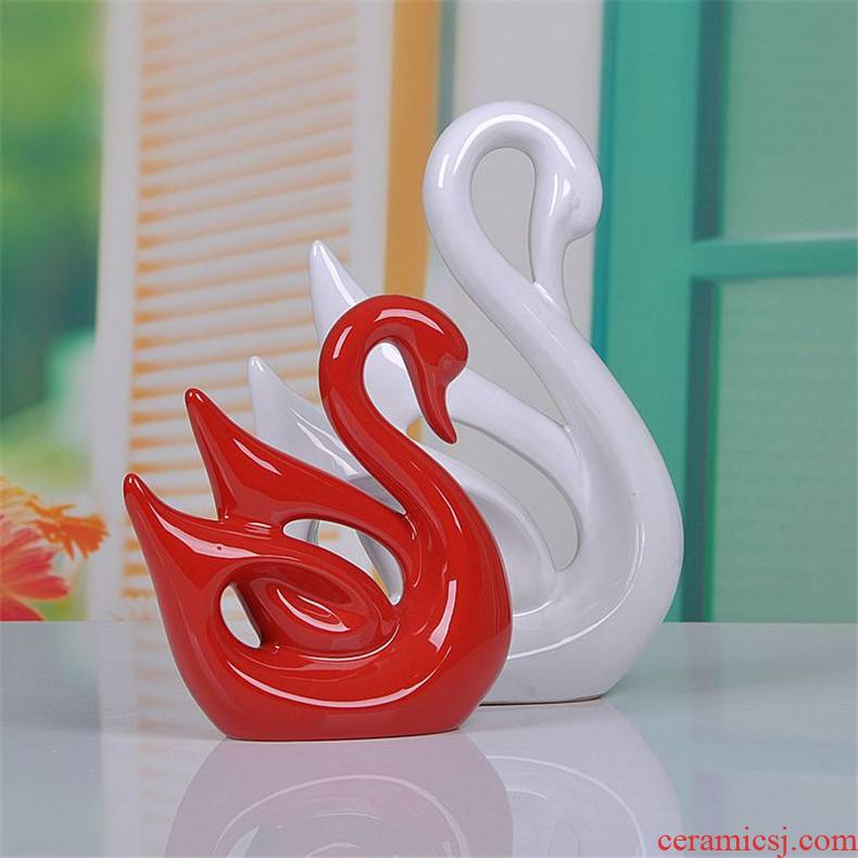 King 's household act the role ofing is tasted furnishing articles creative new home decoration ceramic crafts wedding gift for the red white swan