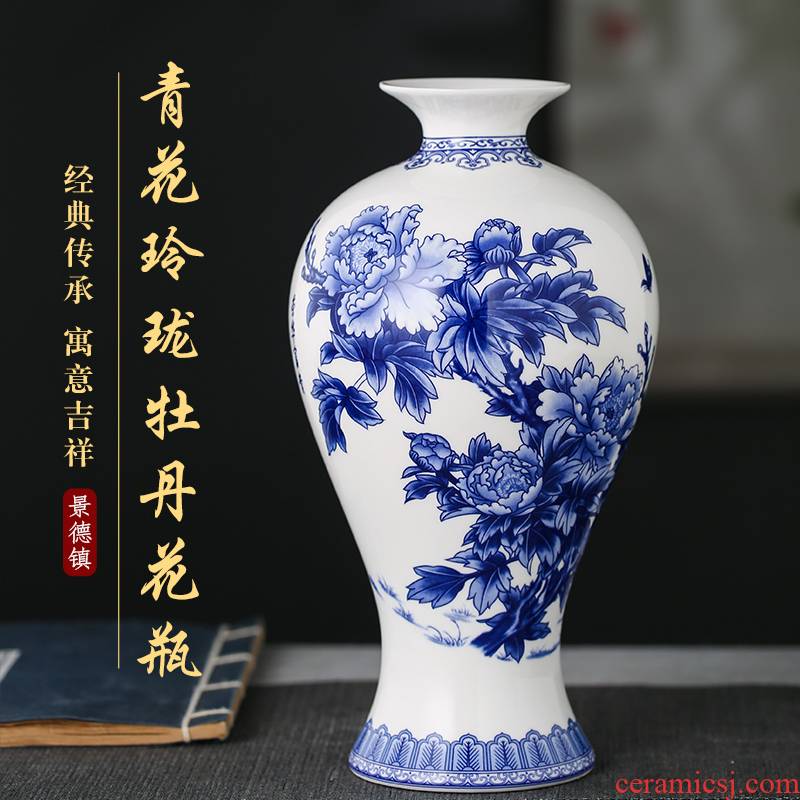 Blue and white and exquisite porcelain of jingdezhen ceramics thin foetus floret bottle of Chinese ancient frame decorate the sitting room TV ark, furnishing articles