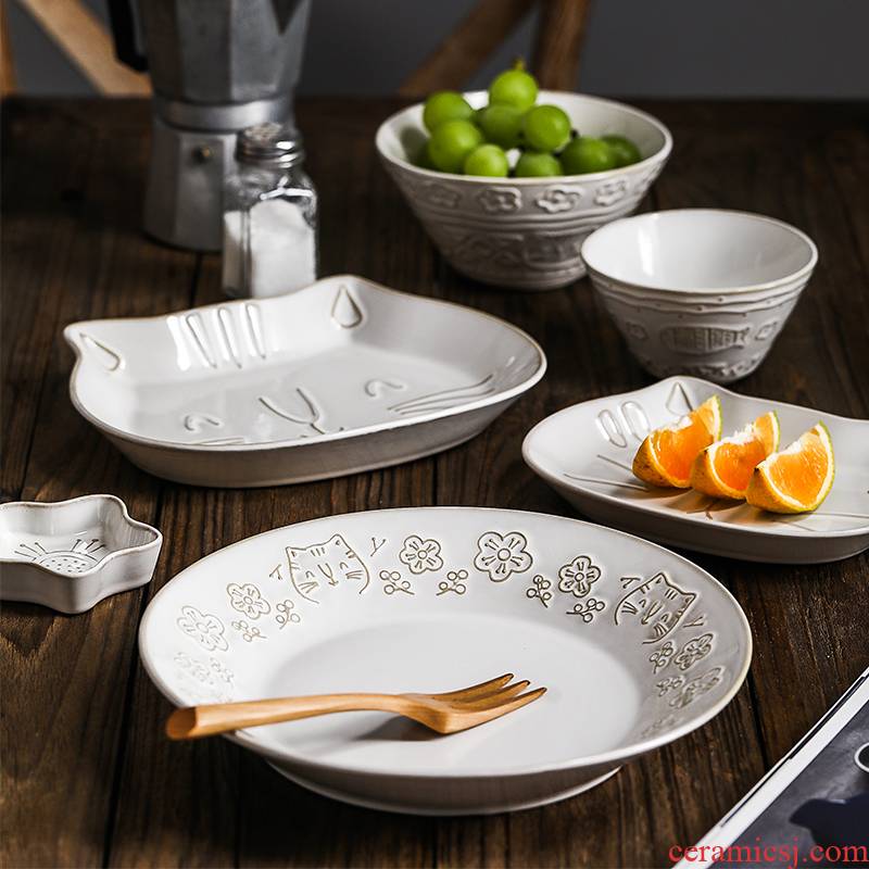 Japanese cartoon cat web celebrity ceramic tableware creative move white glaze anaglyph household bowl dish dish fish dish