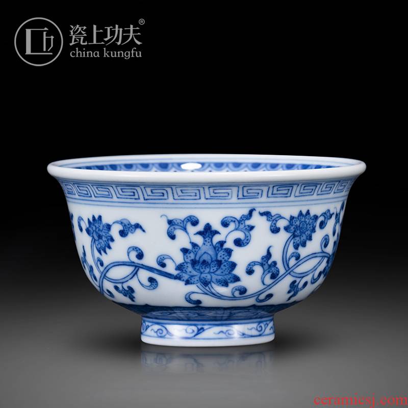 Blue and white porcelain on kung fu bound branch lotus pressure hand cup jingdezhen hand - made ceramic kung fu tea tea set single cup sample tea cup