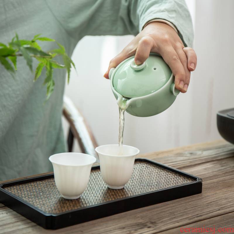 Ceramic celadon hand grasp pot kung fu tea set little teapot with filter teapot red tea tieguanyin tea pot of household