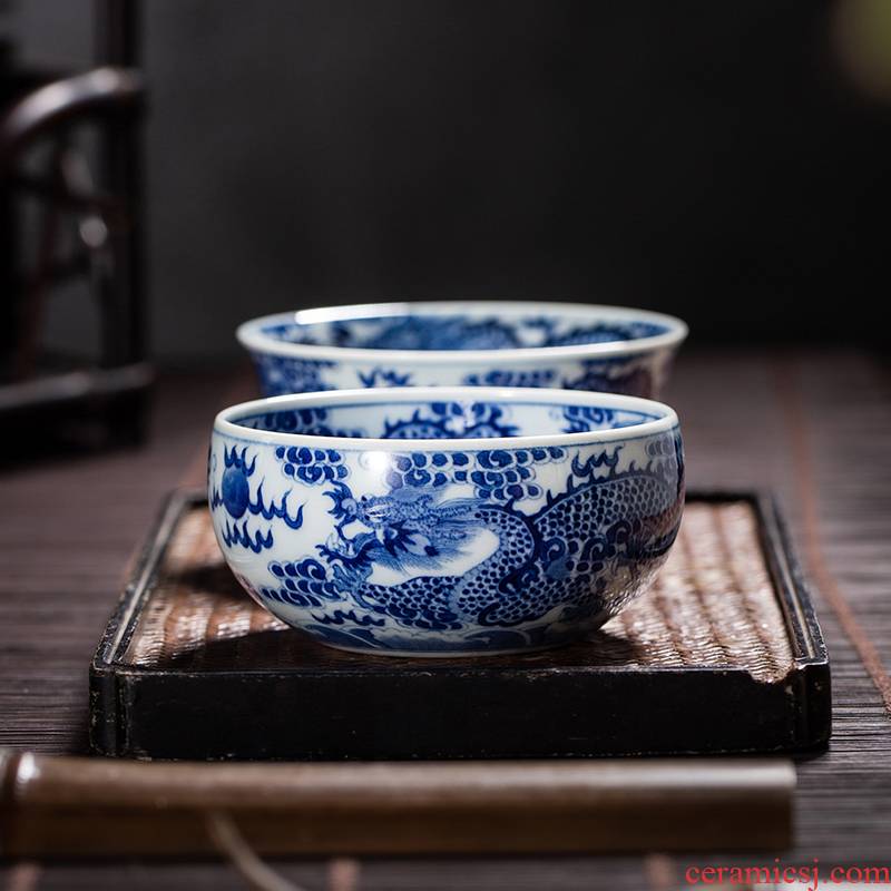 The Owl up jingdezhen maintain manual ceramic blue and white hand painting of wulong tea cup master kung fu tea cup