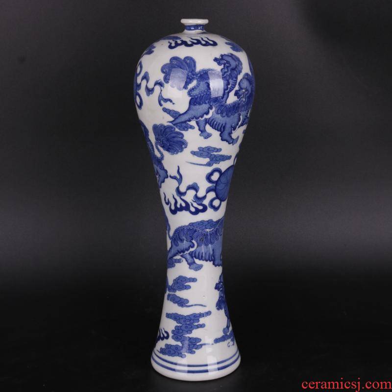Blue and white lions the qing qianlong ZiWen name plum bottle decals antique crafts porcelain household of Chinese style furnishing articles old goods collection