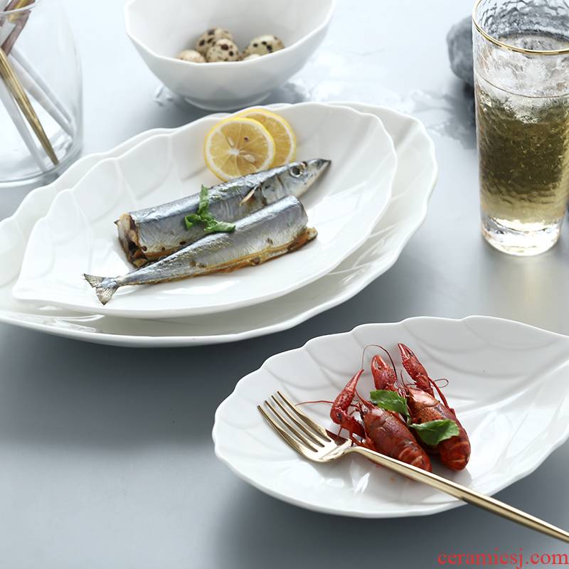 The New ideas of irregular household ceramic disc beefsteak dish hotel restaurant tableware pure white fish dish