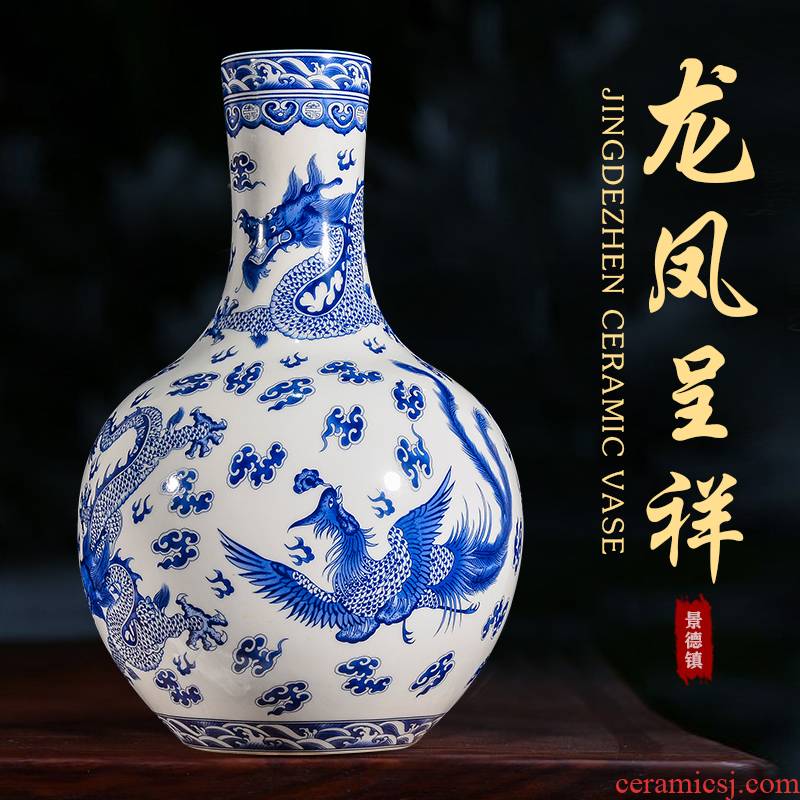 Jingdezhen blue and white antique ceramics in extremely good fortune new Chinese vases, flower arranging rich ancient frame sitting room porch place