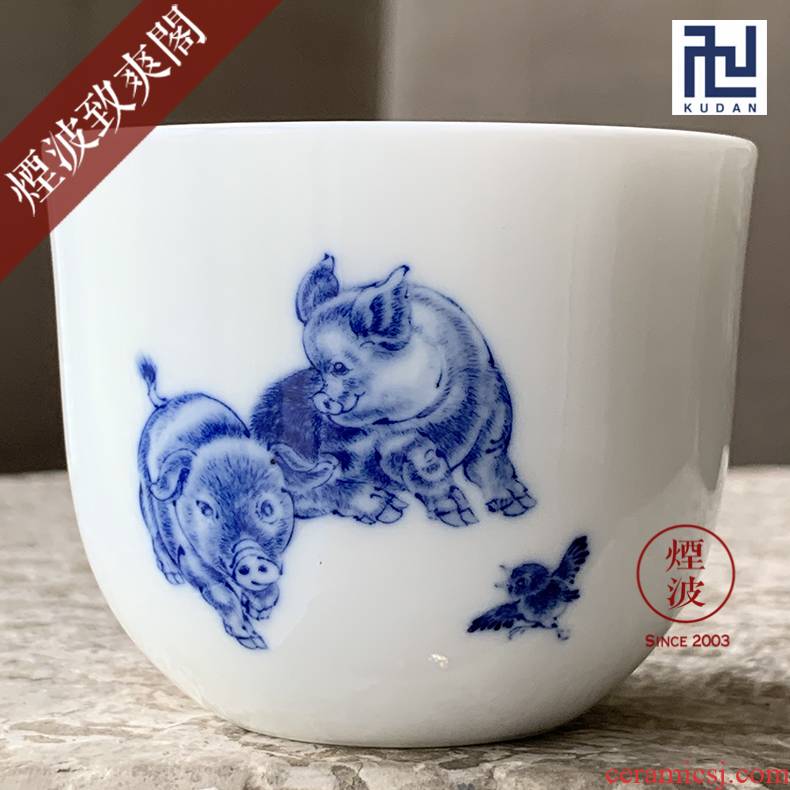 The smoke jingdezhen nine calcinations hand - made infiltrator (#) of The qianlong nine chicken cylinder of blue and white porcelain cup tea cups