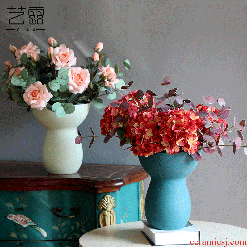 I and contracted the scrub ceramic vase is placed between example creative ins wind table sitting room adornment flowers, flower art