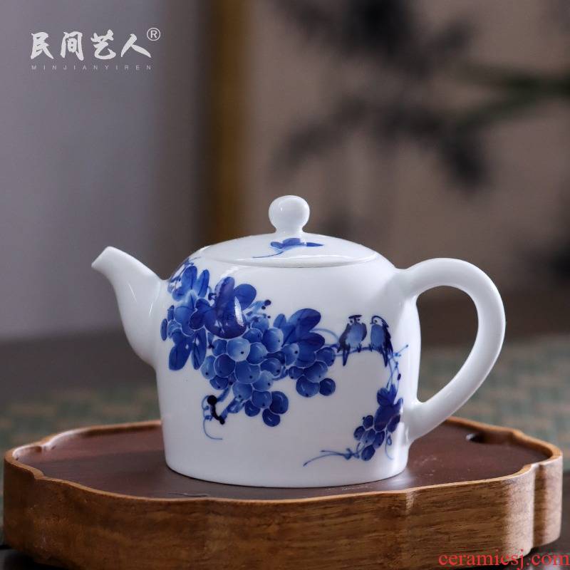 Grape little teapot of blue and white porcelain of jingdezhen ceramic hand - made tea ware household kung fu tea kettle with one person