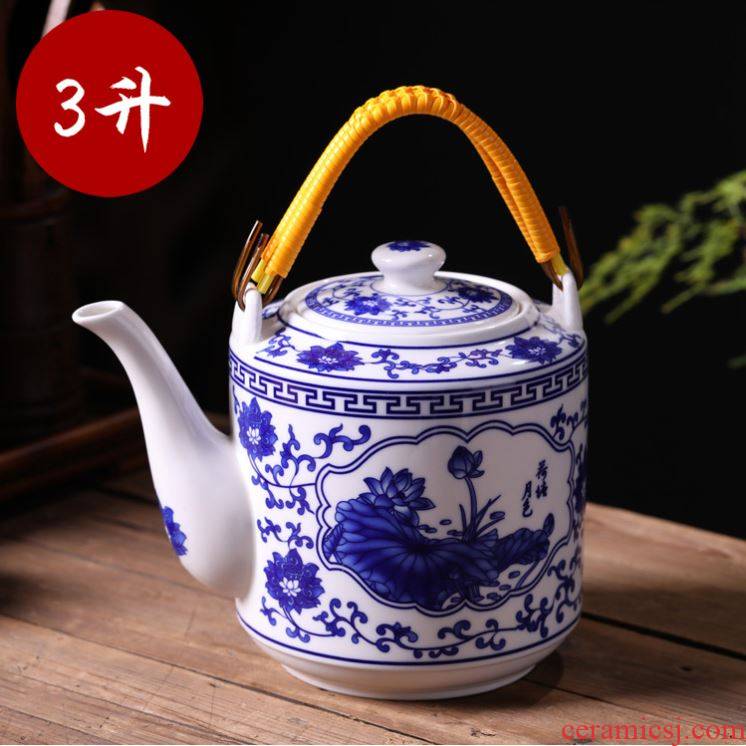 The large capacity of jingdezhen ceramic tea set The teapot teacup Chinese style household of Chinese style cool water cold water girder of blue and white