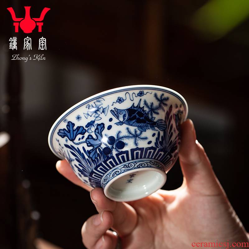 Clock home up jingdezhen blue and white to maintain fish algae lines office tea tea set all hand - made master cup men 's single CPU