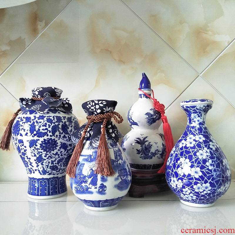 Qiao mu 1 catty 2 jins of 3 kg 5 jins of 10 jins of blue and white porcelain of jingdezhen ceramic small expressions using sealed jar of wine bottle is empty jars