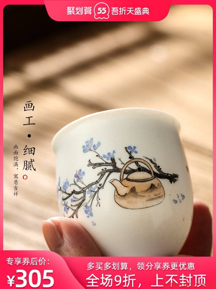 Jingdezhen hand - made firewood tea masters cup a cup of pure checking ceramic kung fu tea cup sample tea cup in use