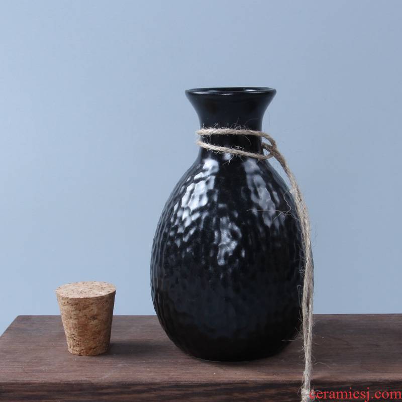 Qiao mu honeycomb Japanese creative ceramics hip matte enrolled, black and white wine decanters points half jins of liquor pot of wine
