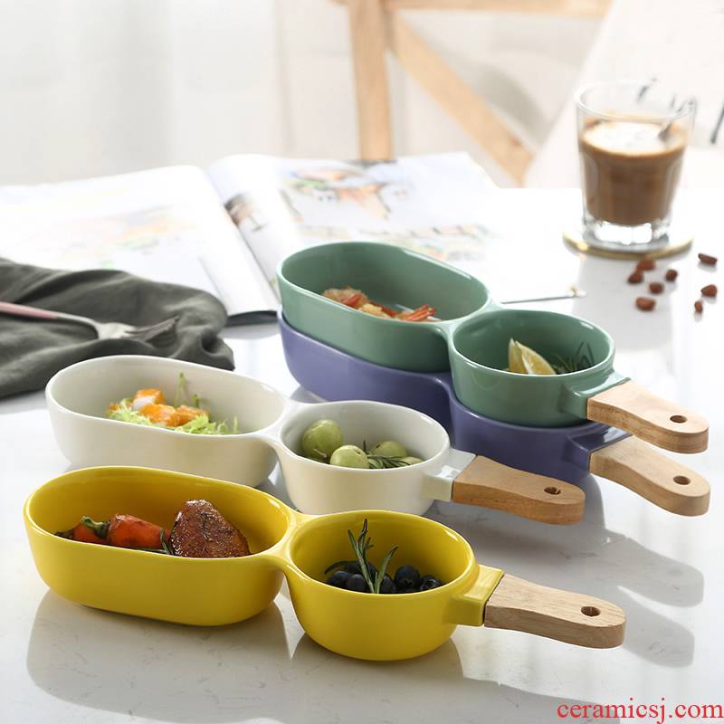 European contracted means to use ceramic bowl the Nordic idea with wooden handle, two lattice tableware bowl of fruit salad bowl bowl for breakfast