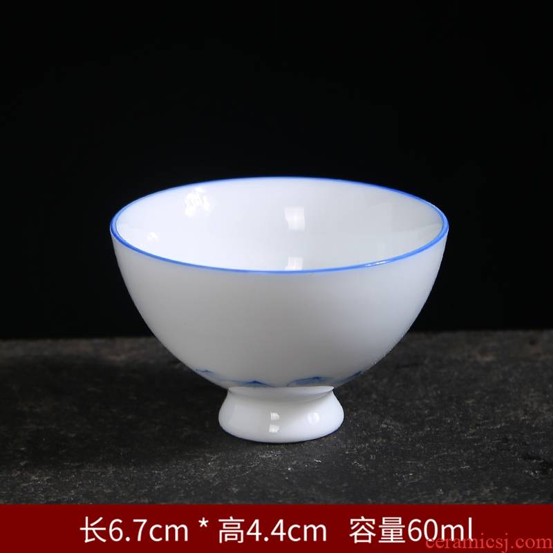 Hand - made celadon kung fu tea cup single glass ceramic cups and the master of the blue and white porcelain cup only a single small sample tea cup