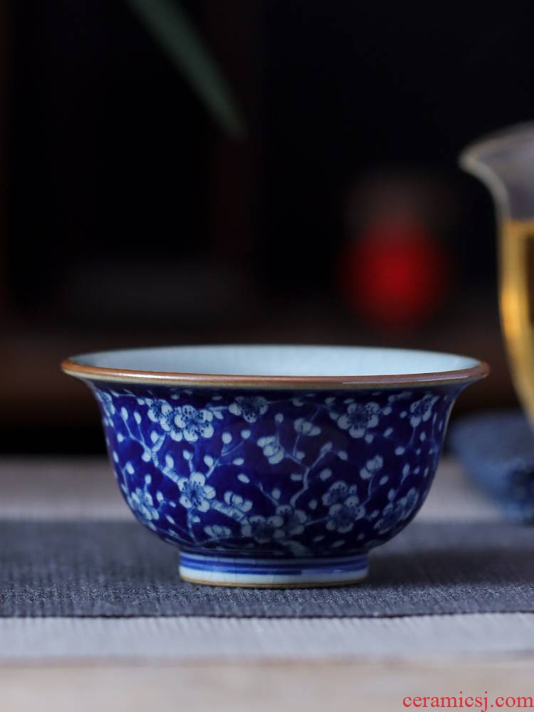 Jingdezhen ceramic single CPU hand - made blue ice MeiTao mud cup sample tea cup master cup pressure hand cup kung fu tea set